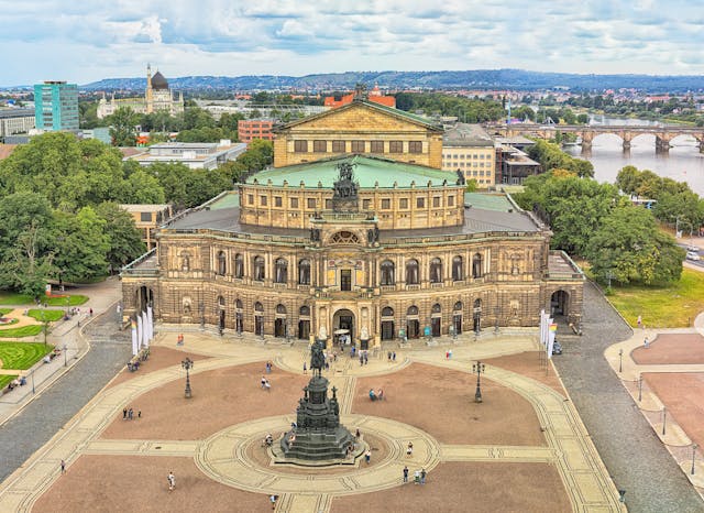 Ein Leitfaden für die richtige Kleidung im Theater